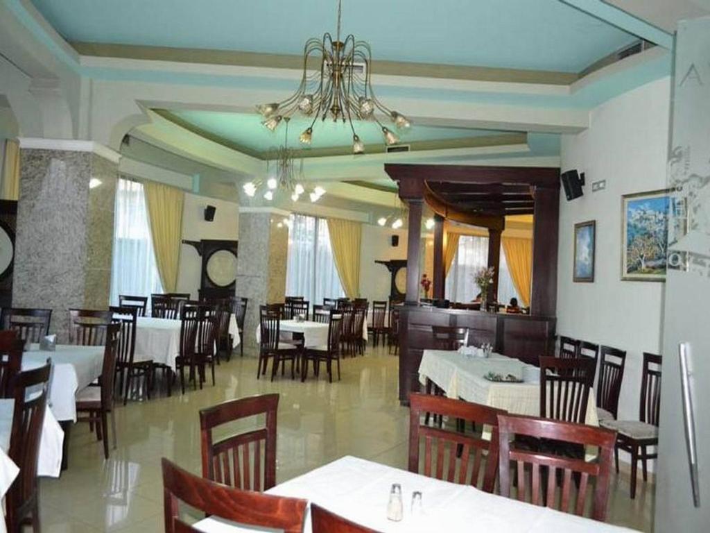 Hotel George Korce Ngoại thất bức ảnh