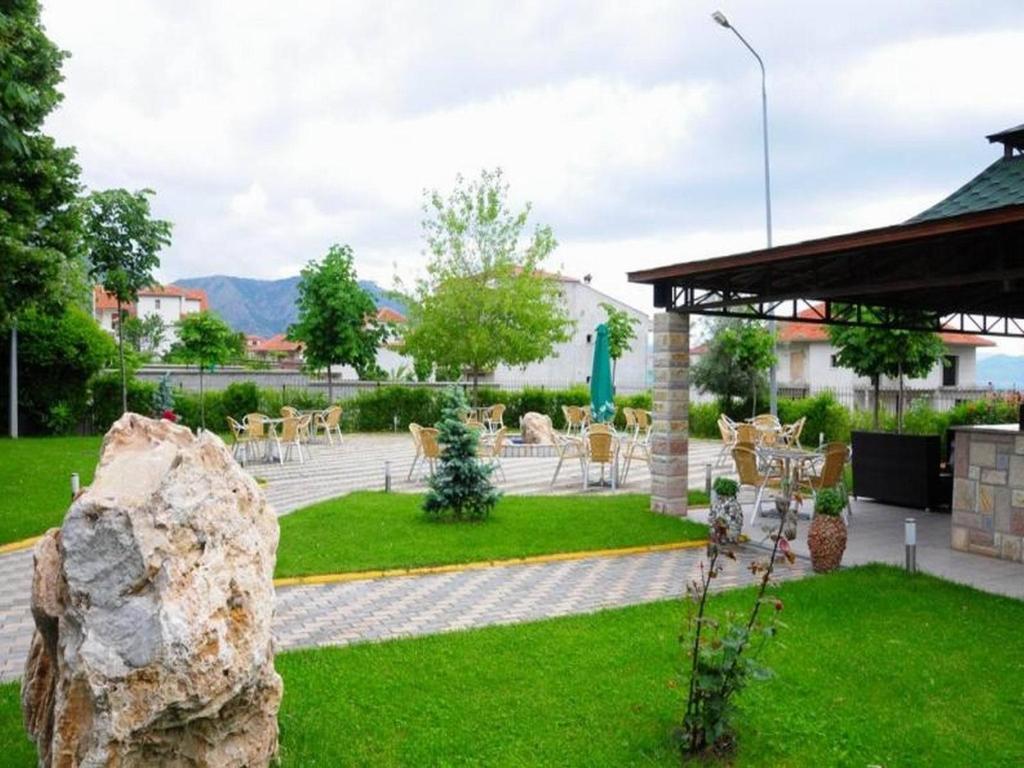 Hotel George Korce Ngoại thất bức ảnh