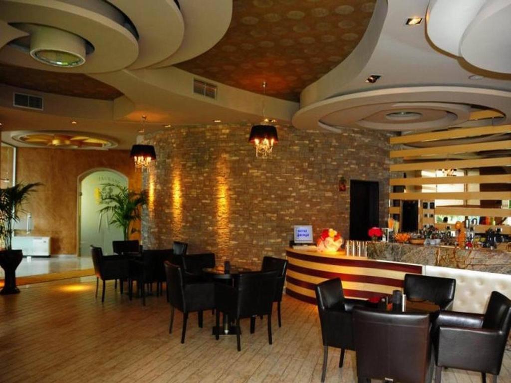 Hotel George Korce Ngoại thất bức ảnh